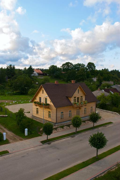 Отель Viesu Maja Janis Мадона Экстерьер фото